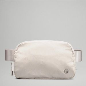 NWT Lululemon Everyday belt bag White Opal